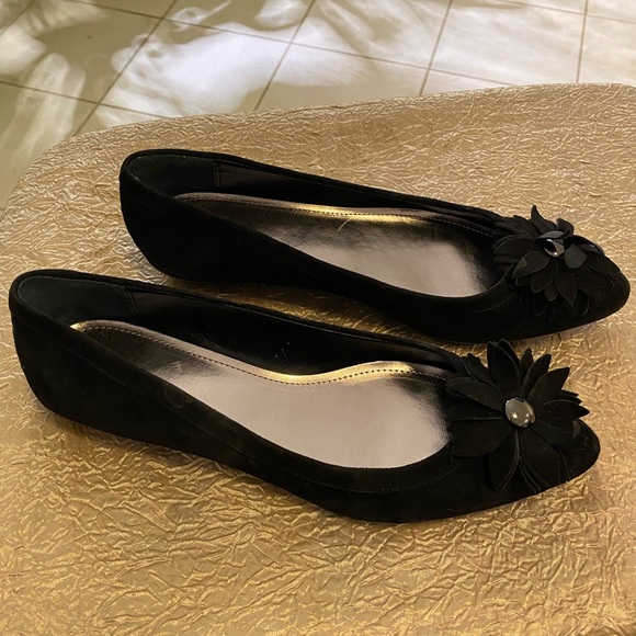 ALFANI SLIP ON FLORAL SUEDE FLAT NWOT - Picture 2 of 5